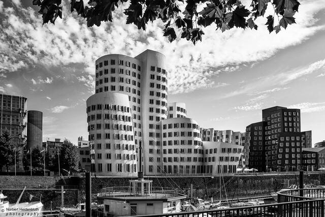 Die Gehry-Bauten im Düsseldorfer Medienhafen