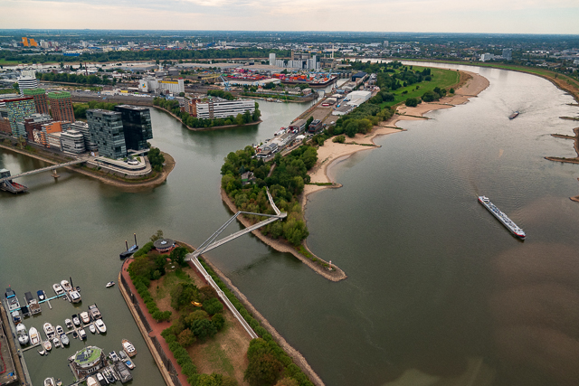 Hoch hinaus: Auf dem Düsseldorfer Rheinturm
