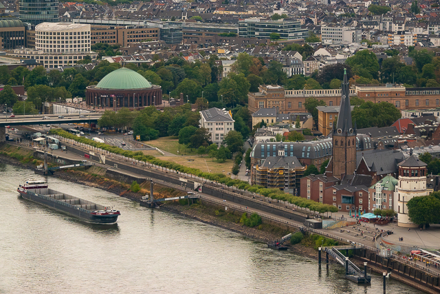 Hoch hinaus: Auf dem Düsseldorfer Rheinturm